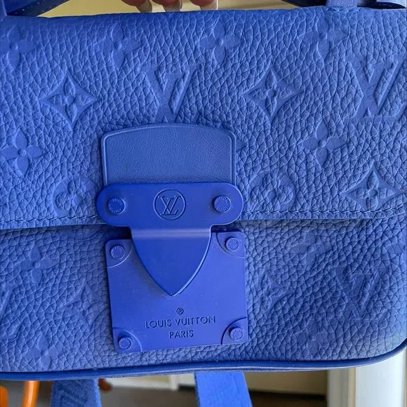 Authentic Louis Vuitton S Lock Slingbag Taurillon Monogram - Picture 2 of 8